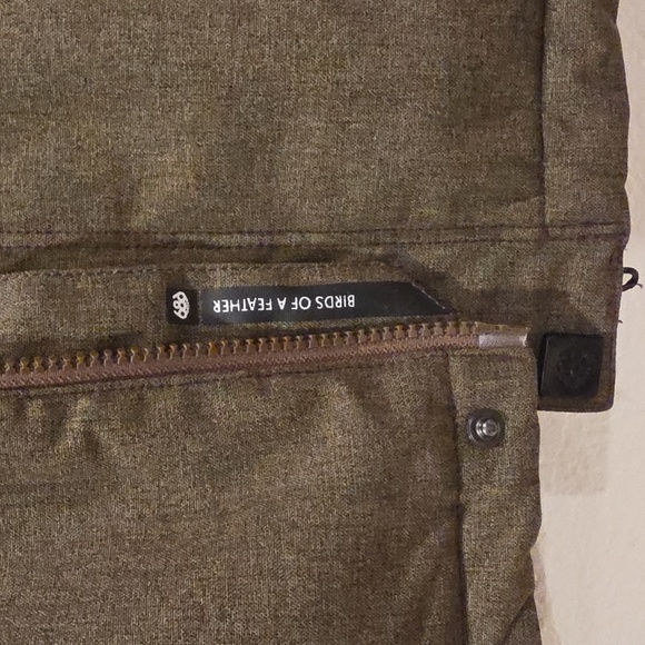 686 Women's Ski Jacket - Picture 9 of 9